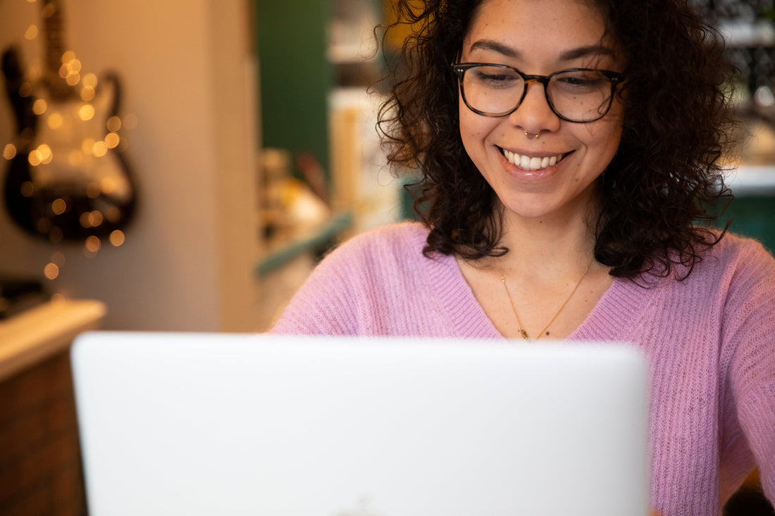 “Overcoming Loneliness in Remote Work! Communication Strategies to Stay Connected with Your Team”